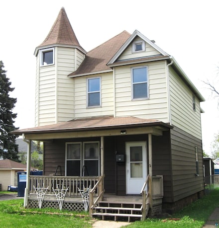 121 N 28th Ave W, Duluth, MN 55806