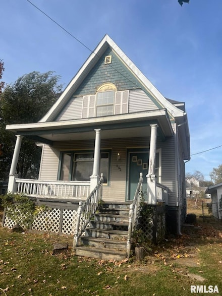 302 E Madison St, MacKinaw, IL 61755