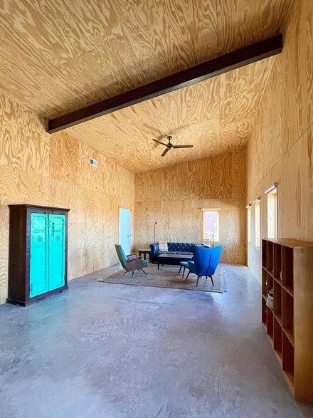 702 E Washington St, Marfa, TX 79843