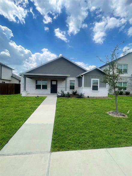 4032 Dayton Dr, Forney, TX 75126