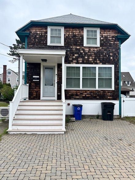 86 Manomet Ave, Hull, MA 02045