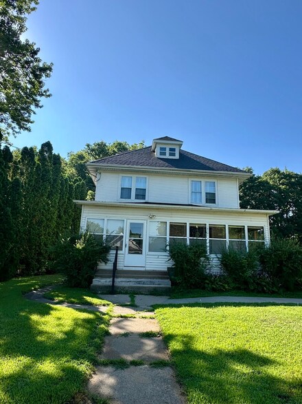605 Washington St, Prophetstown, IL 61277
