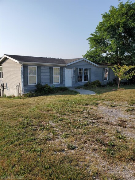 1675 Blue Spruce Dr, Christiansburg, VA 24073