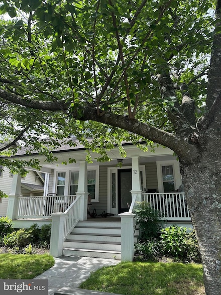 12 W Del Ray Ave, Alexandria, VA 22301