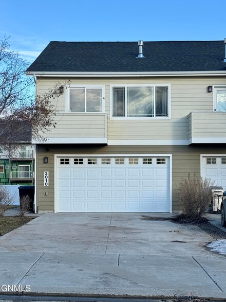 3010 Golden Vista Ave, Williston, ND 58801