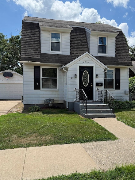 2010 Yonge St, Rockford, IL 61103