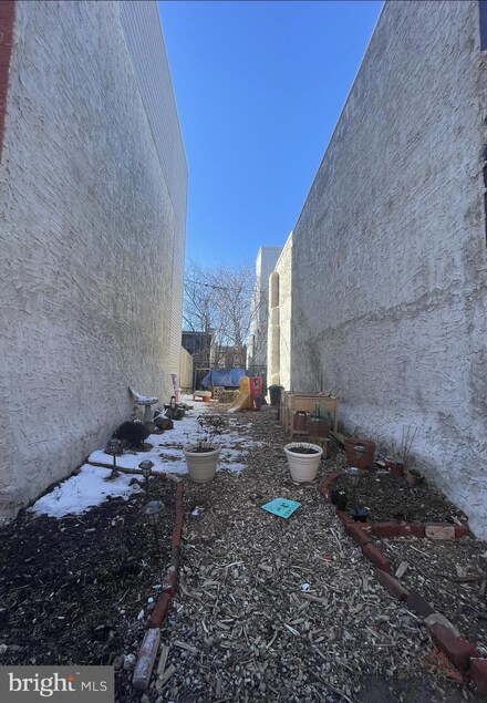 1240 N Hollywood St, Philadelphia, PA 19121