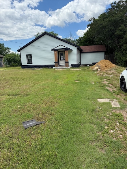 120 W Lemon St, Saginaw, TX 76179