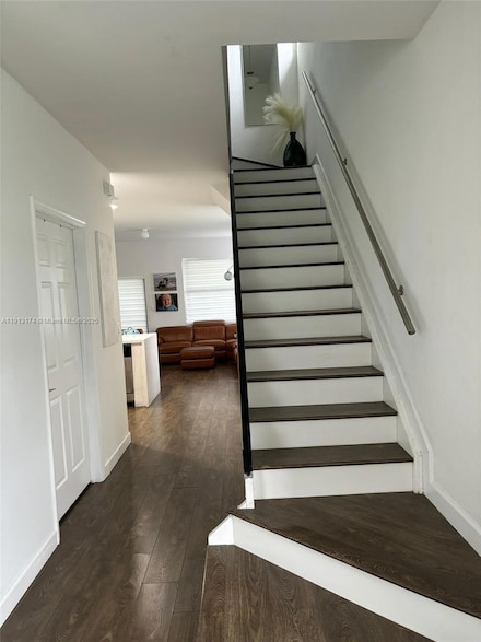 8986 W 35th Way, Hialeah, FL 33018