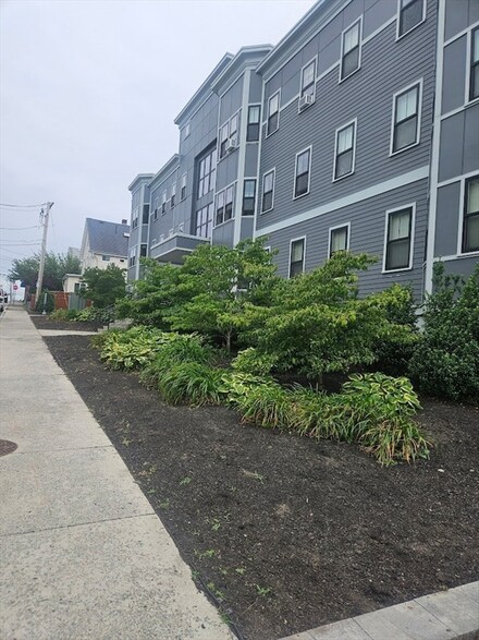 145 Newbury Ave Unit 3, Quincy, MA 02171