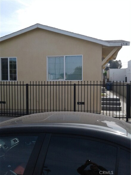 6518 S Hoover St, Los Angeles, CA 90044