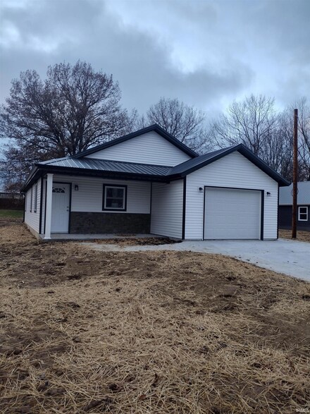 148 SW 8th St, Linton, IN 47441