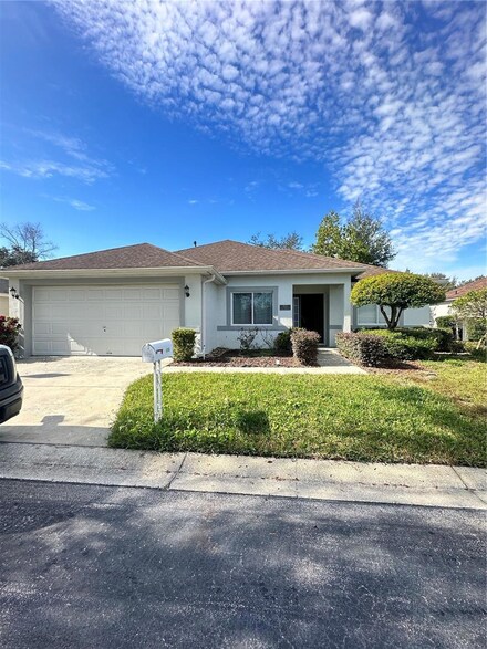 205 Paradise Woods Place, Davenport, FL 33896