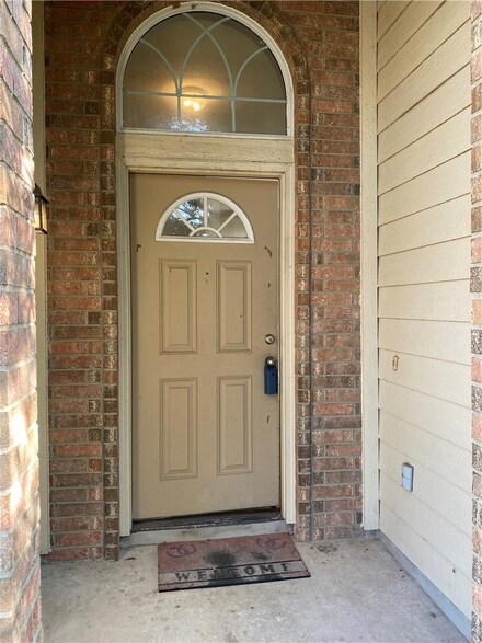 561 Golden Creek Dr, Round Rock, TX 78665