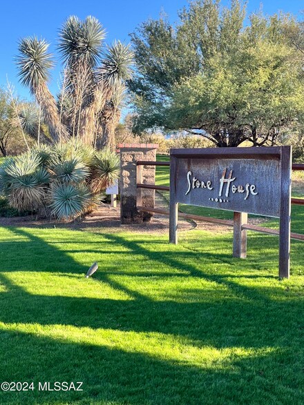 2208 E Old Stone House Tr, Sahuarita, AZ 85629