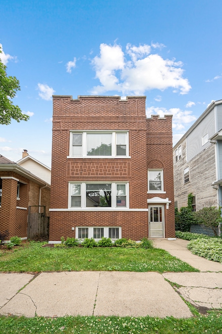 5043 W Argyle St, Chicago, IL 60630