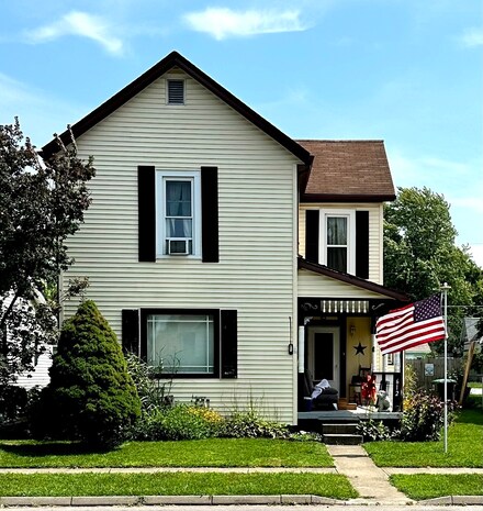 612 N Sexton St, Rushville, IN 46173