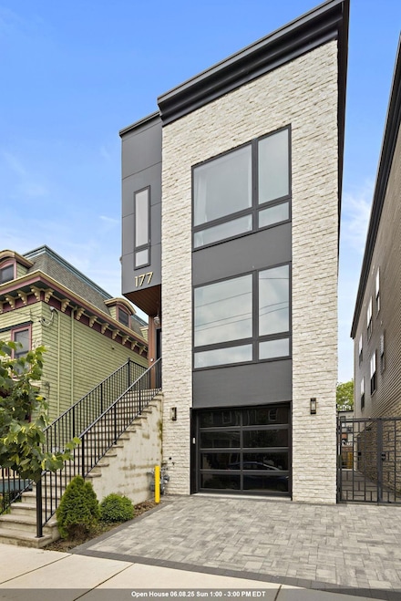 177 Pine St Unit 2, Jc, Bergen-Lafayett, NJ 07304
