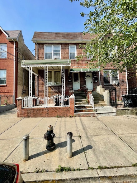 937 E 214th St, Bronx, NY 10469