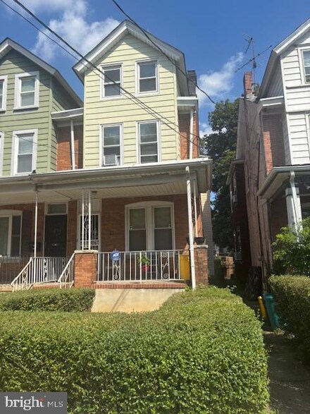 18 Evans Ave, Trenton, NJ 08638