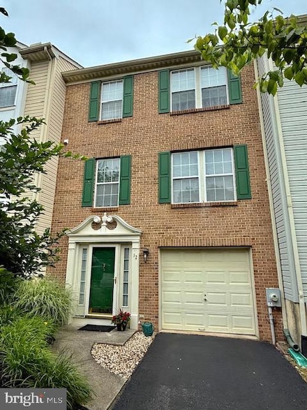 12 Barclay Dr, Hockessin, DE 19707