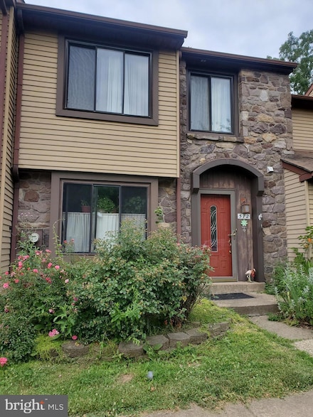 572 Atwood Ct, Newtown, PA 18940