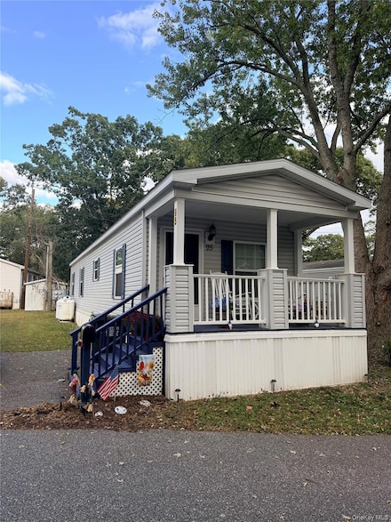 37 Hubbard Ave Unit 95, Riverhead, NY 11901