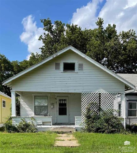109B SE 2nd St, Abilene, KS 67410