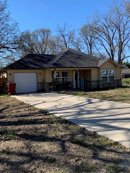 301 Indian Oaks Trail, West Tawakoni, TX 75474