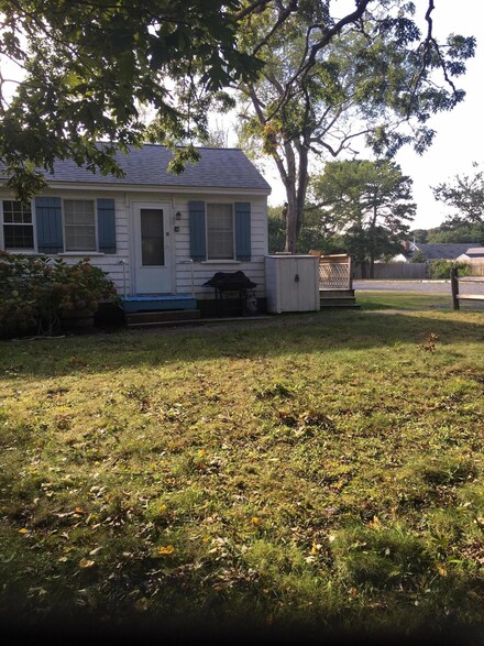 54 Swan River Rd, West Dennis, MA 02670