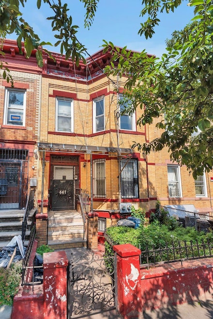 667 Sheffield Ave, Brooklyn, NY 11207