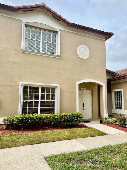 16206 Emerald Cove Rd, Weston, FL 33331