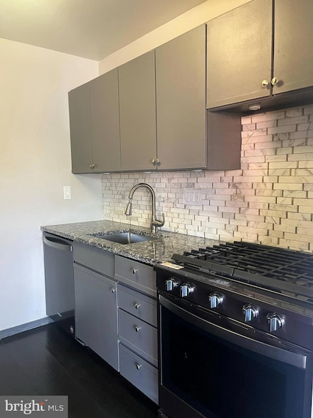 7526 Savannah St Unit 104, Falls Church, VA 22043