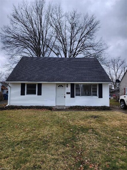 3034 Sterling Rd, Lorain, OH 44052