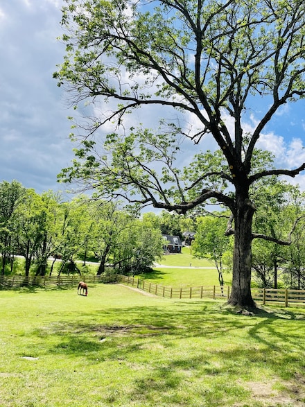 1019 Forestpointe Dr, Hendersonville, TN 37075