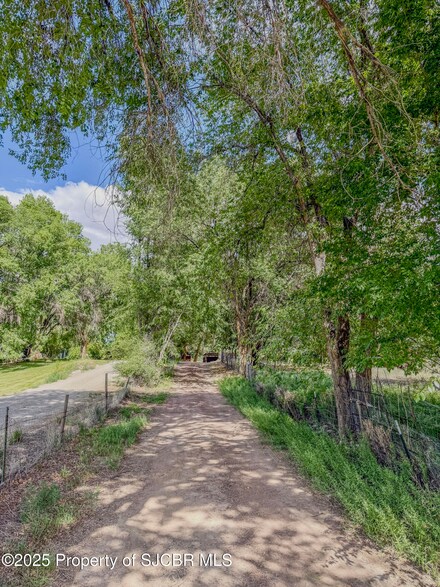 112 Harbour Ln, Farmington, NM 87401