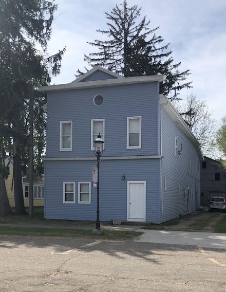 116 E Saint Joseph St, Lawrence, MI 49064