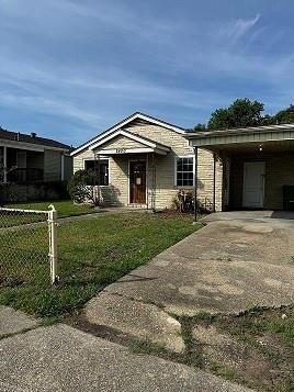 2400 Claire Ave, Gretna, LA 70053