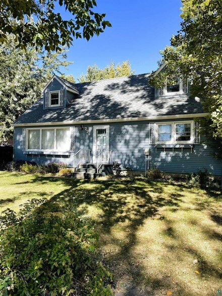224 E Oak St, Tyler, MN 56178