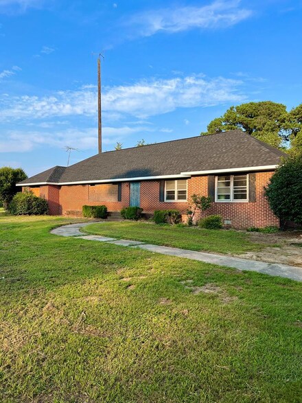 6085 Lankford Hwy, New Church, VA 23415