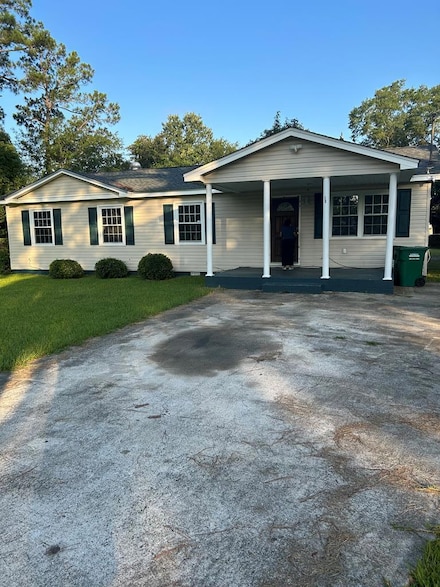 93 Morningside Dr, Albany, GA 31705