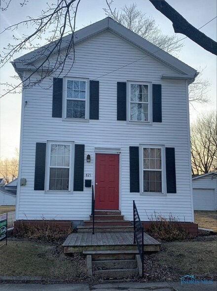 821 N Fulton St, Wauseon, OH 43567