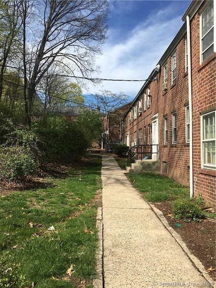 15 Clarmore Dr Unit 1B, Norwalk, CT 06850