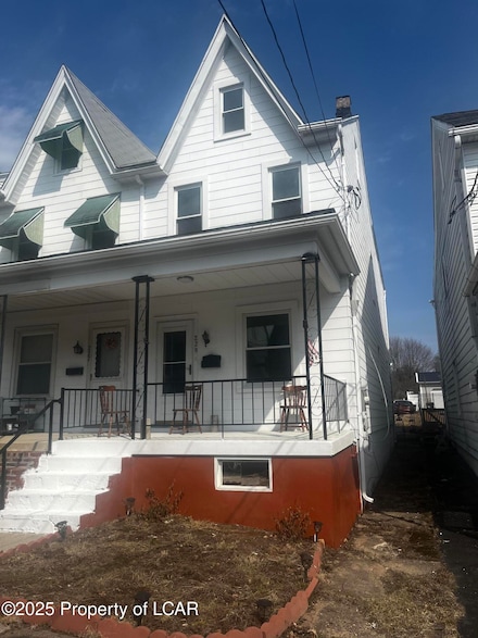 229 S 2nd St, Frackville, PA 17931