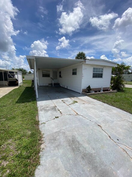 1701 Moonraker Dr Unit 247, Ruskin, FL 33570