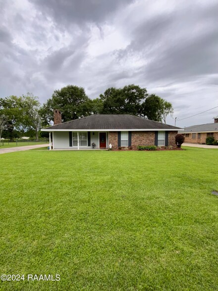 118 Sybil Dr, Lafayette, LA 70507