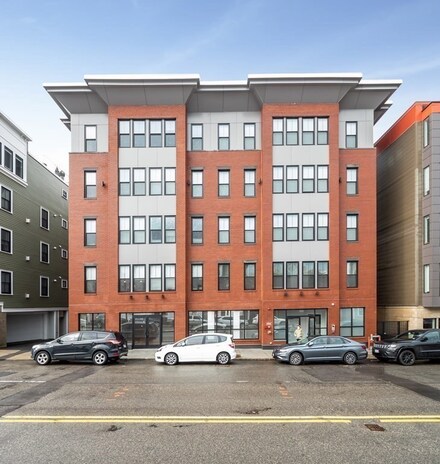 45 L St Unit 10, Boston, MA 02127