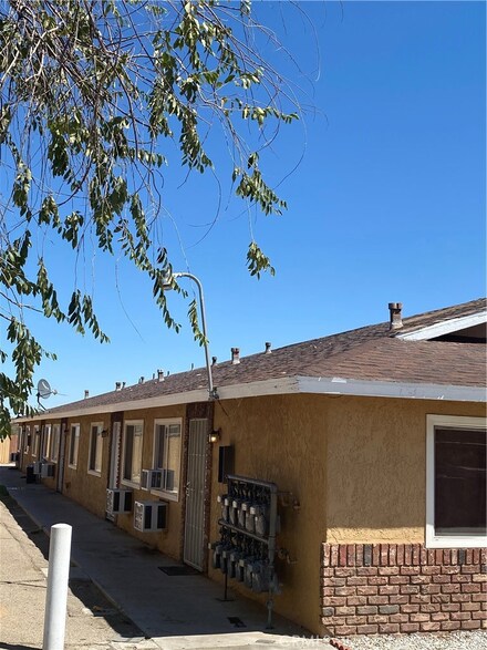 11800 White Ave, Adelanto, CA 92301