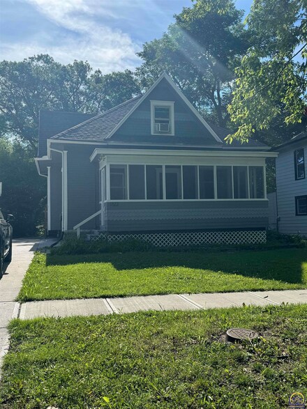 1122 West St, Emporia, KS 66801