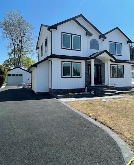 13 Garden Blvd, Hicksville, NY 11801
